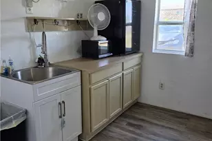 1006 W Dallas Ave, Seadrift, TX 77983 - Photo 14
