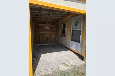 1006 W Dallas Avenue, Seadrift, TX 77983 - Photo 12