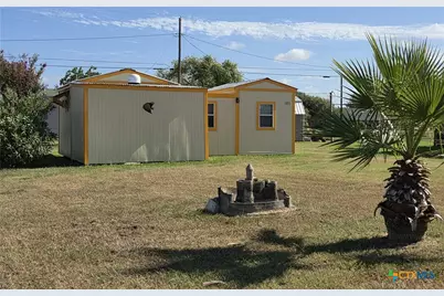 1006 W Dallas Avenue, Seadrift, TX 77983 - Photo 6