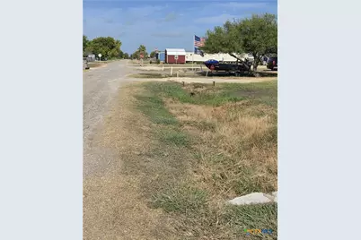 1006 W Dallas Avenue, Seadrift, TX 77983 - Photo 10