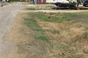 1006 W Dallas Ave, Seadrift, TX 77983 - Photo 10