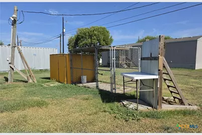 1006 W Dallas Avenue, Seadrift, TX 77983 - Photo 4