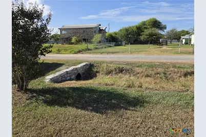 1006 W Dallas Avenue, Seadrift, TX 77983 - Photo 8