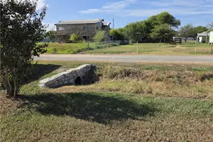 1006 W Dallas Ave, Seadrift, TX 77983 - Photo 8