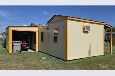 1006 W Dallas Avenue, Seadrift, TX 77983 - Photo 1