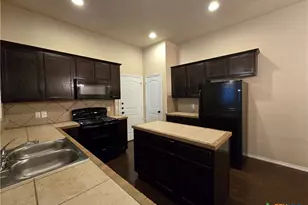 296 Rosalie Dr, New Braunfels, TX 78130 - Photo 10