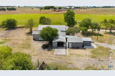 798 County Road 367, Lott, TX 76656 - Photo 32