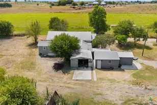 798 County Rd 367, Lott, TX 76656 - Photo 32