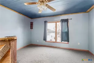 798 County Rd 367, Lott, TX 76656 - Photo 10