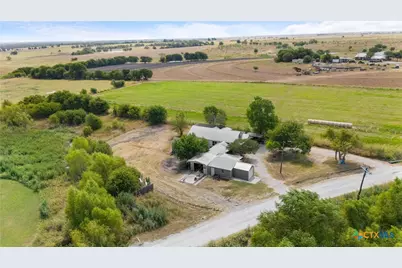 798 County Road 367, Lott, TX 76656 - Photo 28