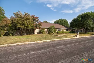 405 Cottonwood Drive, Harker Heights, TX 76548 - Photo 2