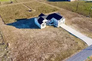 197 Lakeview Cir, La Vernia, TX 78121 - Photo 6