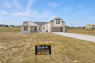 197 Lakeview Cir, La Vernia, TX 78121 - Photo 4
