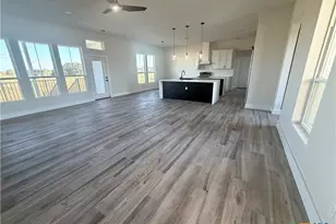 197 Lakeview Cir, La Vernia, TX 78121 - Photo 8
