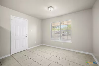 1107 E Avenue M, Belton, TX 76513 - Photo 8