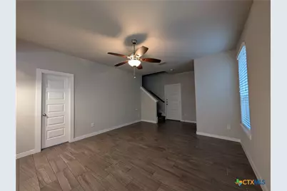 310 Creekside Curve, New Braunfels, TX 78130 - Photo 8