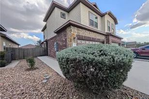 310 Creekside Curve, New Braunfels, TX 78130 - Photo 2