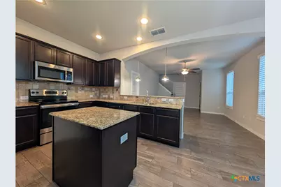 310 Creekside Curve, New Braunfels, TX 78130 - Photo 10