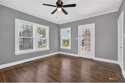 210 S Cedar Street, Seguin, TX 78155 - Photo 26