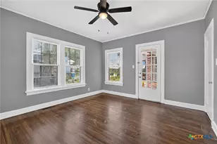 210 S Cedar St, Seguin, TX 78155 - Photo 26