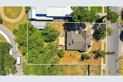 210 S Cedar Street, Seguin, TX 78155 - Photo 36