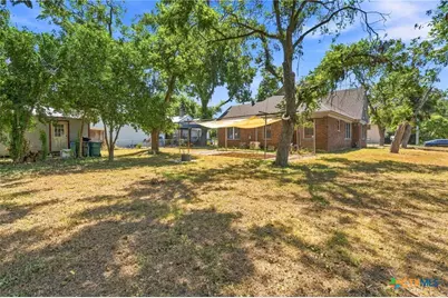 210 S Cedar Street, Seguin, TX 78155 - Photo 30