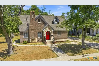 210 S Cedar Street, Seguin, TX 78155 - Photo 1