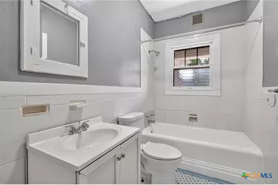 210 S Cedar Street, Seguin, TX 78155 - Photo 24