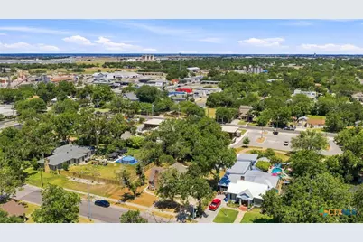 210 S Cedar Street, Seguin, TX 78155 - Photo 42