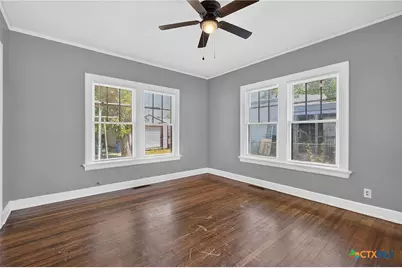 210 S Cedar Street, Seguin, TX 78155 - Photo 22