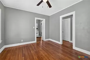210 S Cedar St, Seguin, TX 78155 - Photo 10