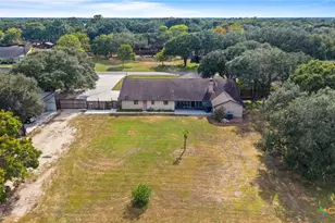1107 Fairlane Dr, Ganado, TX 77962 - Photo 40