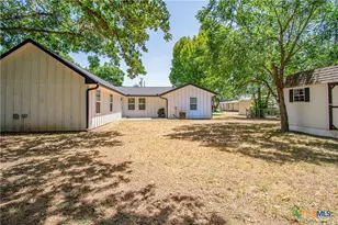 1704 N Hoover Ave, Cameron, TX 76520 - Photo 22