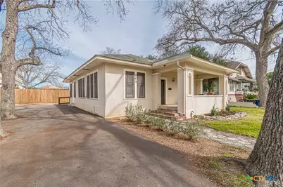 147 S Academy Avenue, New Braunfels, TX 78130 - Photo 2