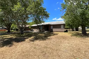 1004 Lawndale Ave, Victoria, TX 77901 - Photo 1
