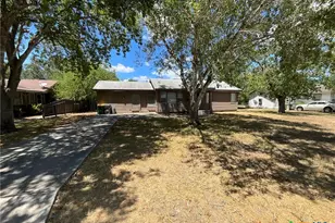 1004 Lawndale Ave, Victoria, TX 77901 - Photo 2