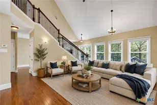 204 Falling Hls, New Braunfels, TX 78132 - Photo 4
