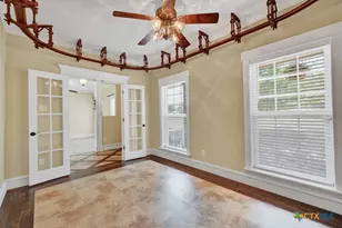 204 Falling Hls, New Braunfels, TX 78132 - Photo 8