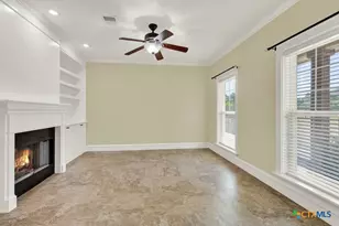 204 Falling Hls, New Braunfels, TX 78132 - Photo 10