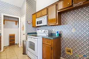 1203 Hazelton St, San Marcos, TX 78666 - Photo 10