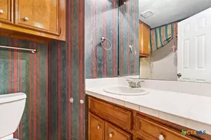 1203 Hazelton St, San Marcos, TX 78666 - Photo 12