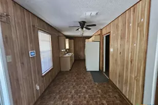1901 Dennis St, Copperas Cove, TX 76522 - Photo 4