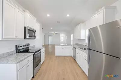 112 Paria Court, Jarrell, TX 76537 - Photo 2