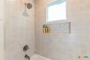 123 S Academy Ave, New Braunfels, TX 78130 - Photo 16