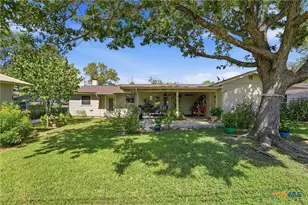 228 S Ponton St, Gonzales, TX 78629 - Photo 4