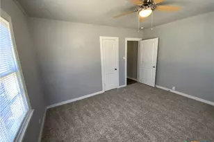 809 E 12th Ave, Belton, TX 76513 - Photo 6