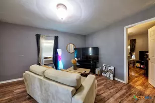 504 Shannon Ave, Seguin, TX 78155 - Photo 4