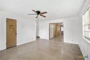 2214 S 43rd St, Temple, TX 76504 - Photo 10