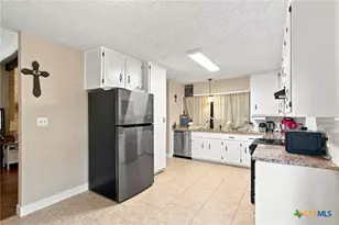 205 Pecos Dr, Victoria, TX 77904 - Photo 6