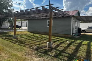 1607 St Joseph, Gonzales, TX 78629 - Photo 1